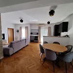 Lucy With Heated Saltwater Pool And Free Private Parking * Zadar