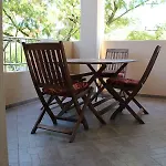 Lucy With Heated Saltwater Pool And Free Private Parking *