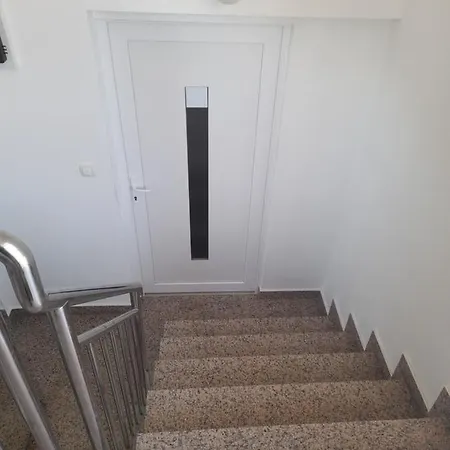 Apartment Lucy Apartments With Heated Pool & Free Private Parking *