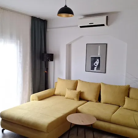 Apartment Lucy Apartments With Heated Pool & Free Private Parking *