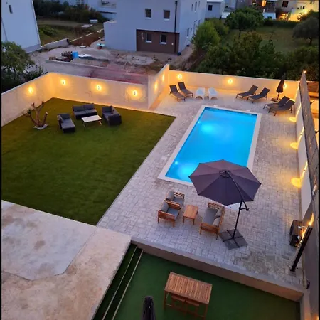 Lucy Apartments With Heated Pool & Free Private Parking * Zadar