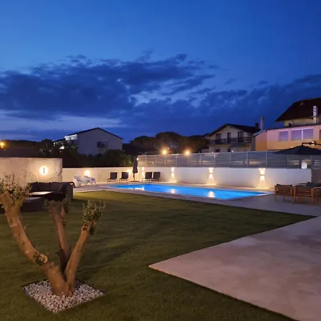 Apartment Lucy Apartments With Heated Pool & Free Private Parking Zadar