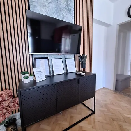 Lucy With Heated Saltwater Pool And Free Private Parking Apartman Zadar