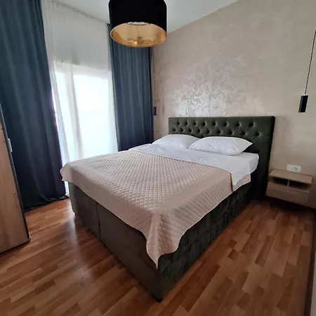 Apartmán Lucy With Heated Pool & Free Private Parking Zadar