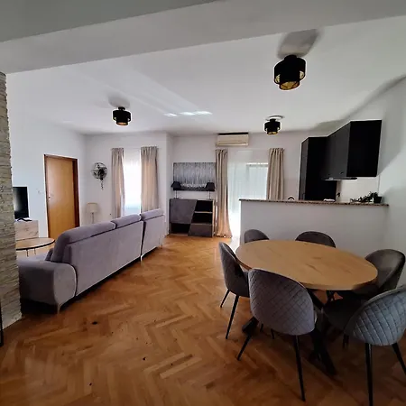 Lucy With Heated Pool & Free Private Parking * Zadar