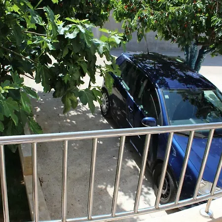 Apartment Lucy Apartments With Heated Pool & Free Private Parking