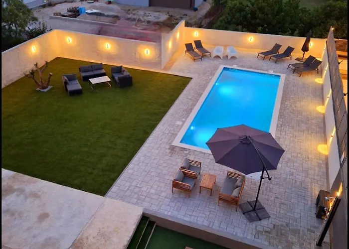 Lucy With Heated Saltwater Pool And Free Private Parking * Zadar