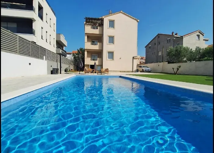 Lejlighed Lucy With Heated Saltwater Pool And Free Private Parking Zadar