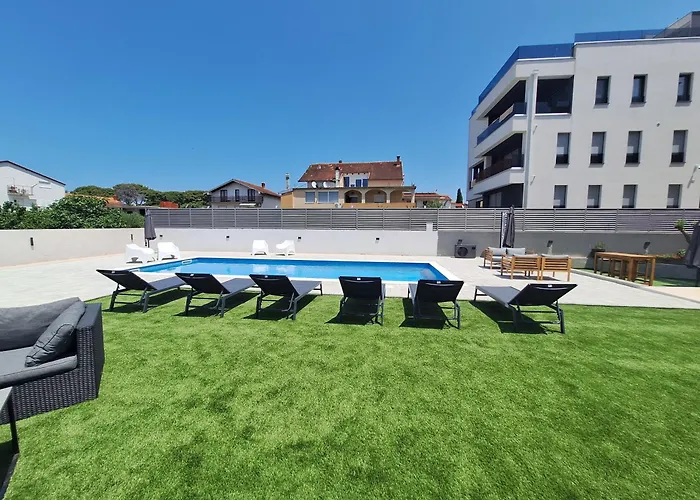 Lejlighed Lucy With Heated Saltwater Pool And Free Private Parking