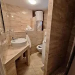 Lucy With Heated Saltwater Pool And Free Private Parking Apartamento *