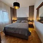 Lucy With Heated Saltwater Pool And Free Private Parking Zadar