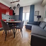 Lucy With Heated Saltwater Pool And Free Private Parking Appartement *