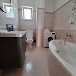 Lucy With Heated Saltwater Pool And Free Private Parking Apartamento Zadar