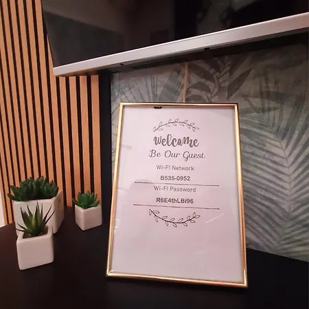 Lucy With Heated Saltwater Pool And Free Private Parking *