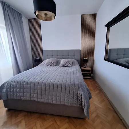 Lucy - With Heated Saltwater Pool And Free Private Parking * Zadar