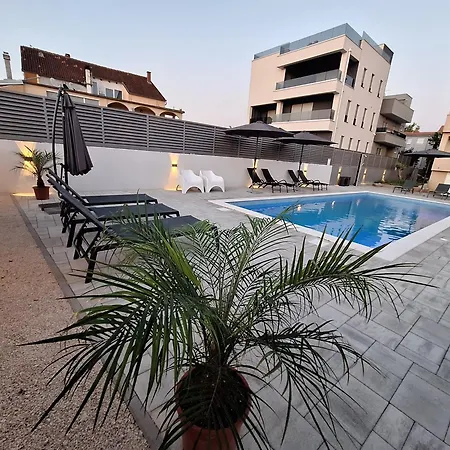 Appartement Lucy - With Heated Saltwater Pool And Free Private Parking