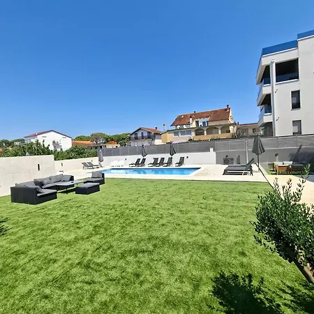 公寓 Lucy - With Heated Saltwater Pool And Free Private Parking