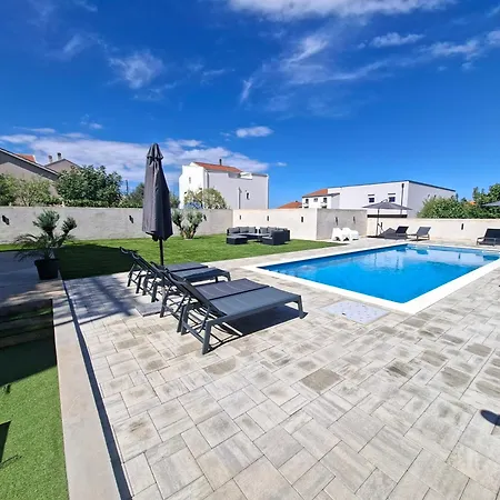 Apartamento Lucy With Heated Saltwater Pool And Free Private Parking Zadar