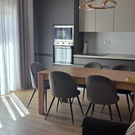 Lucy - With Heated Saltwater Pool And Free Private Parking Appartement Zadar