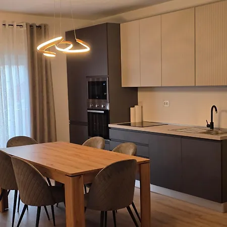公寓 Lucy - With Heated Saltwater Pool And Free Private Parking