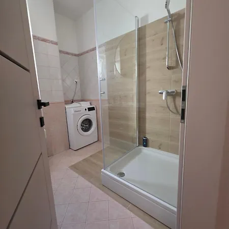 Lucy - With Heated Saltwater Pool And Free Private Parking Apartamento Zadar