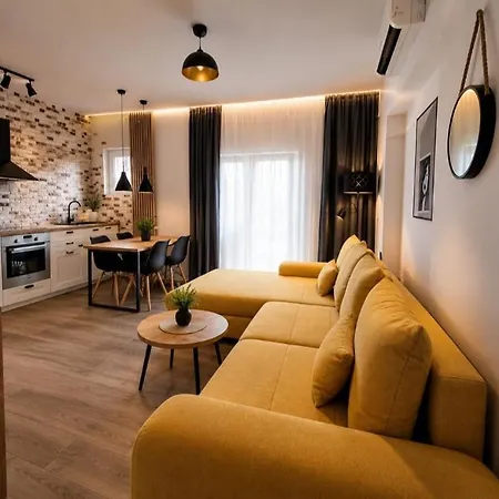 Lucy - With Heated Saltwater Pool And Free Private Parking Appartement Zadar