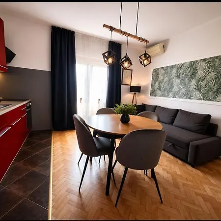 Lucy - With Heated Saltwater Pool And Free Private Parking Appartement Zadar