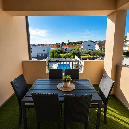 Apartamento Lucy - With Heated Saltwater Pool And Free Private Parking *