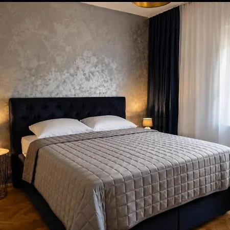 Lucy - With Heated Saltwater Pool And Free Private Parking Appartement Zadar