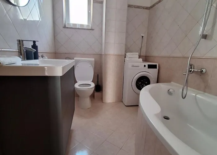 Lucy With Heated Saltwater Pool And Free Private Parking Lägenhet Zadar