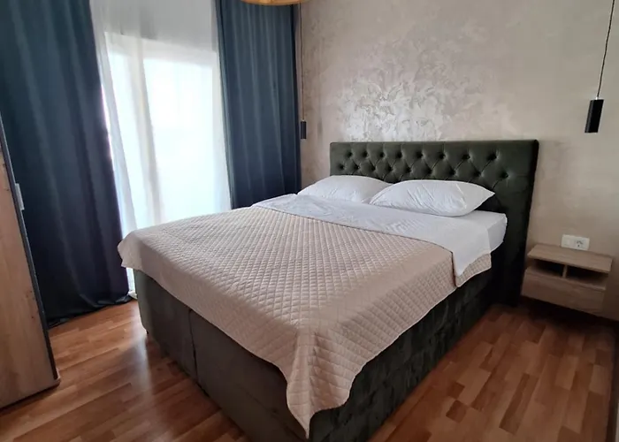 Lägenhet Lucy With Heated Saltwater Pool And Free Private Parking Zadar