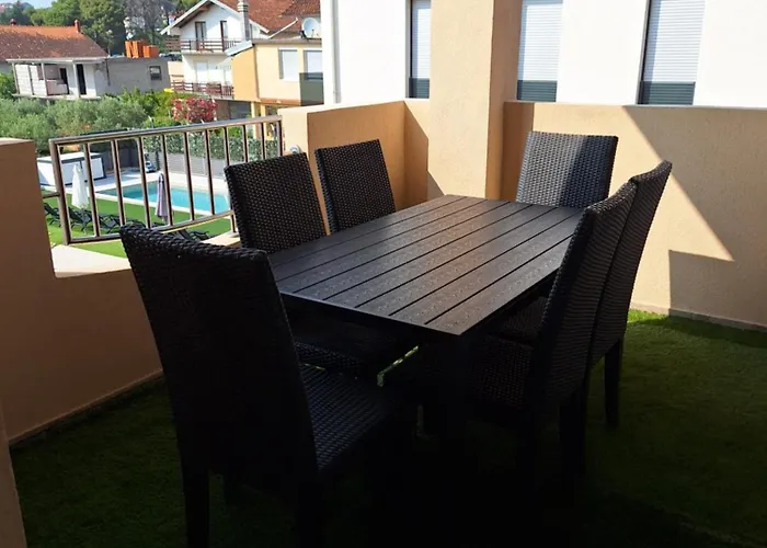 公寓 Lucy With Heated Saltwater Pool And Free Private Parking
